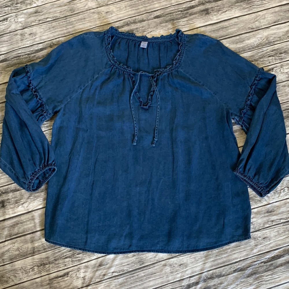 🎉2/$7 SALE Old Navy | Denim Shirt
